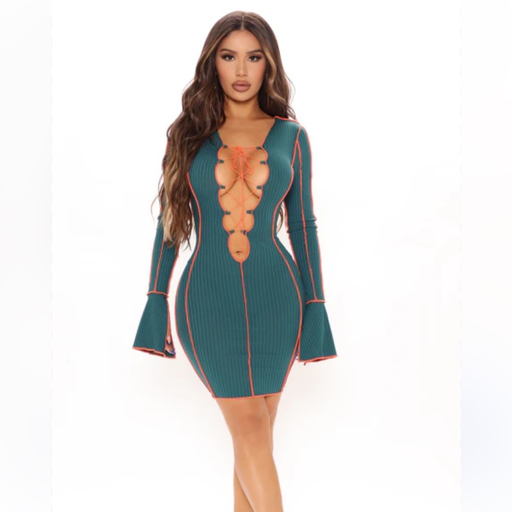 Queen Mania Dress  small NWT